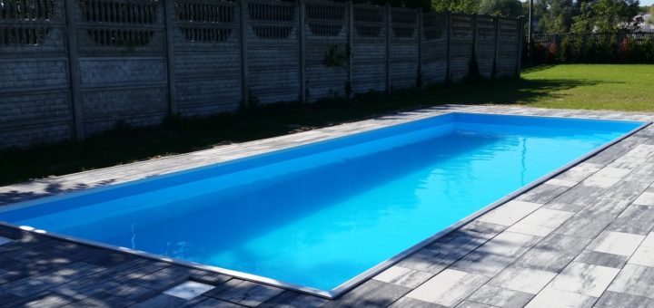 zamontowany basen ogrodowy